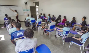 Professora Dando Aula Pnd Rafa Neddermeyer Agência Brasil