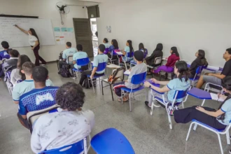 Professora Dando Aula Pnd Rafa Neddermeyer Agência Brasil