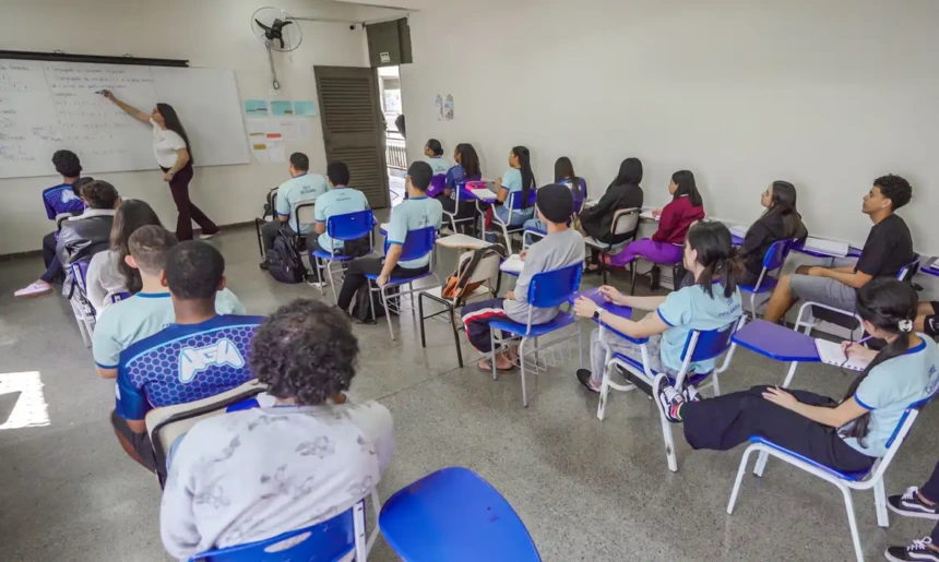 Professora Dando Aula Pnd Rafa Neddermeyer Agência Brasil
